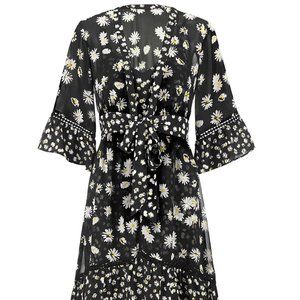 CAbi Daisy Dress. Floral wrap excellent condition
